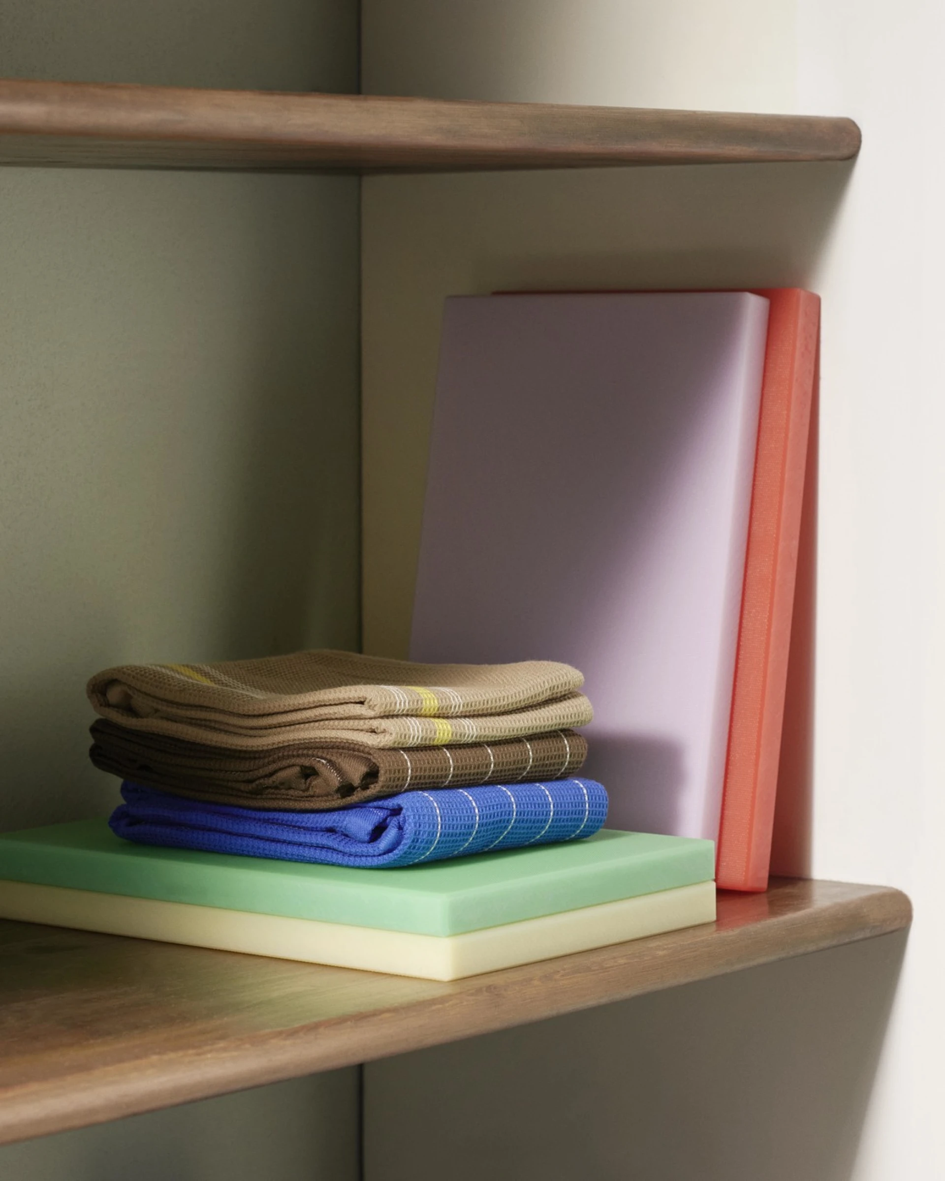 Slice Chopping Board M Red