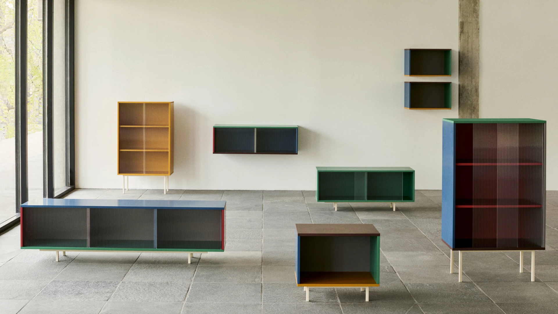 Colour Cabinet Large Multi Floor w. Glass doors