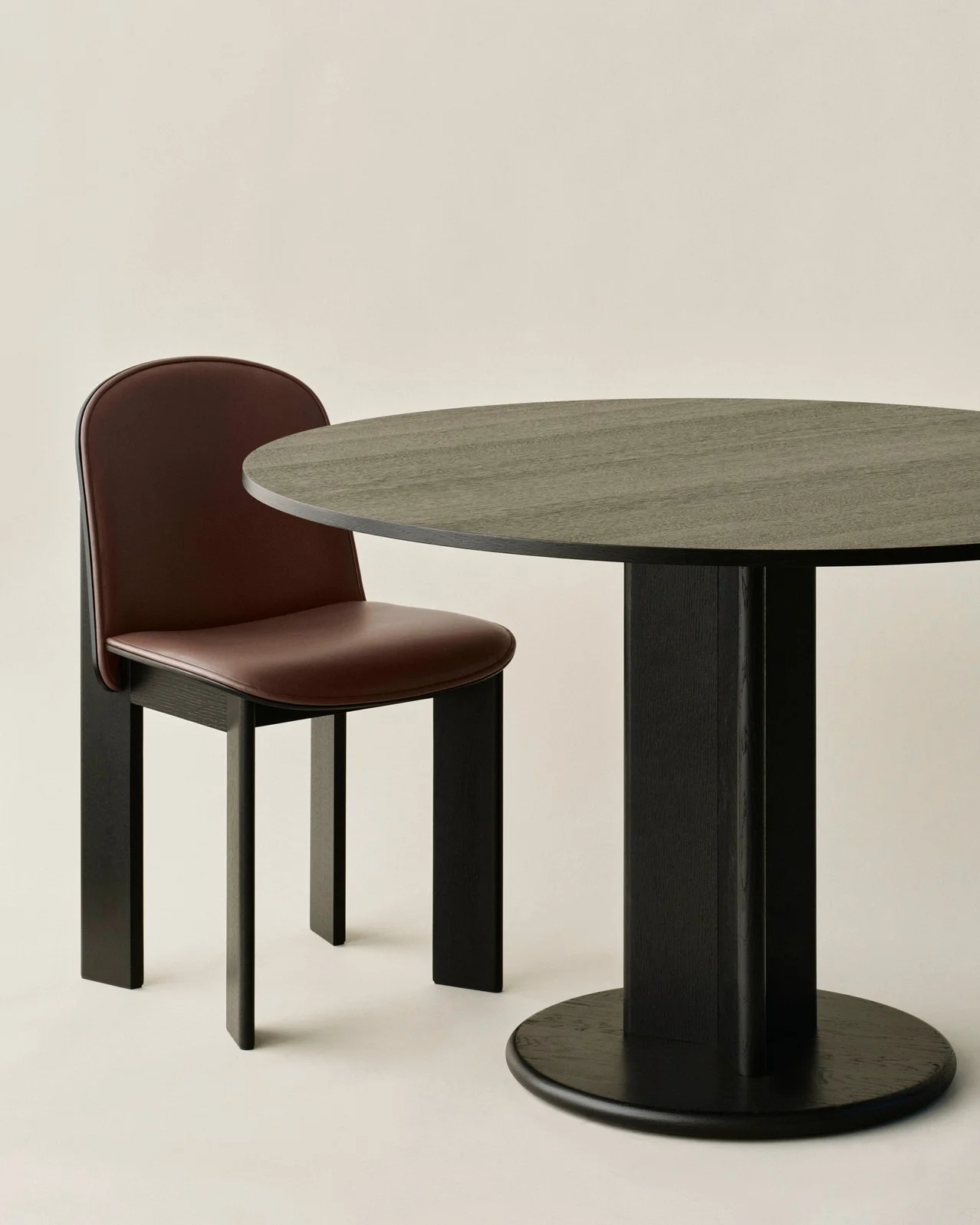 Chisel 29 Table Round 
