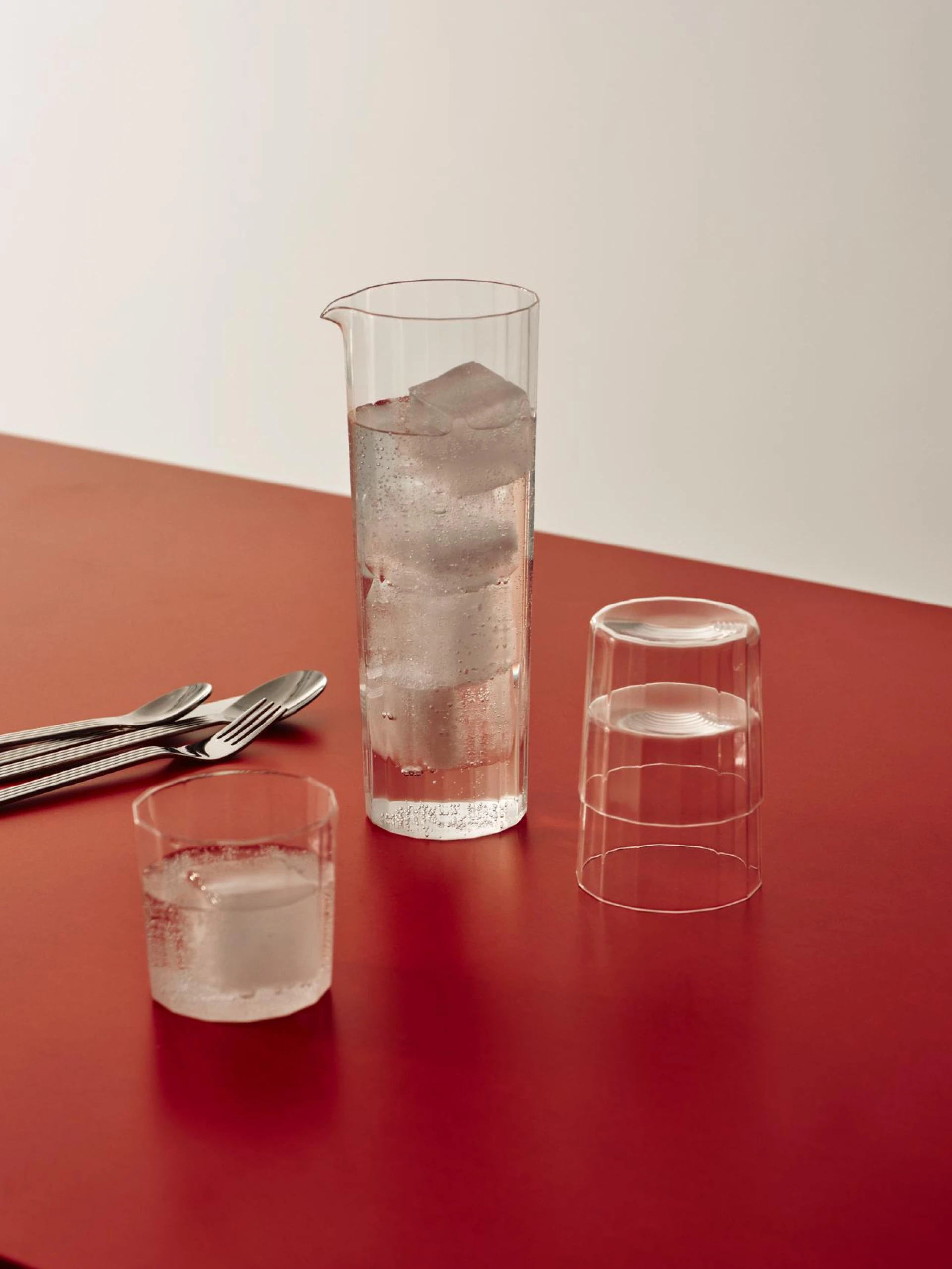 Angle Carafe 0,9 litre Clear