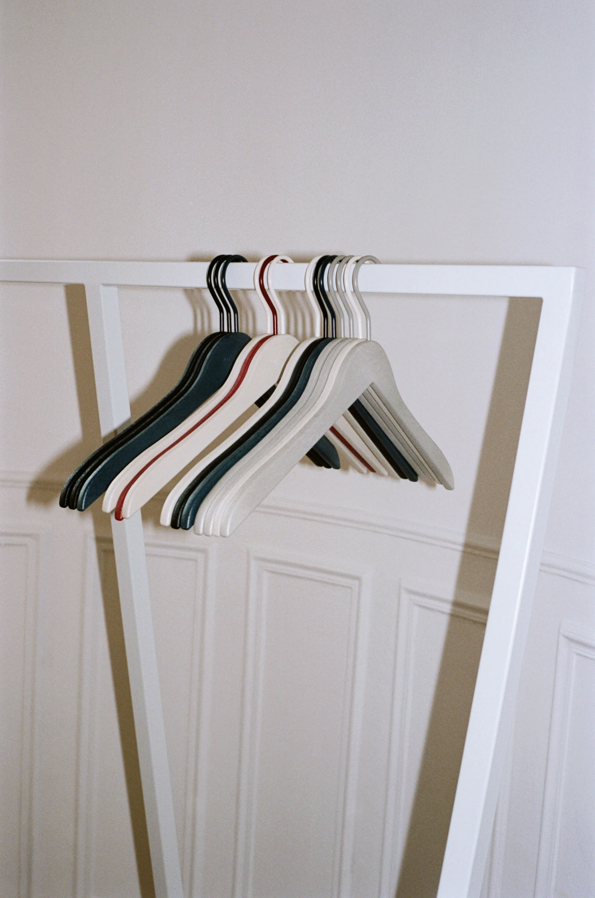 Coat Hanger Set of 4 Cream