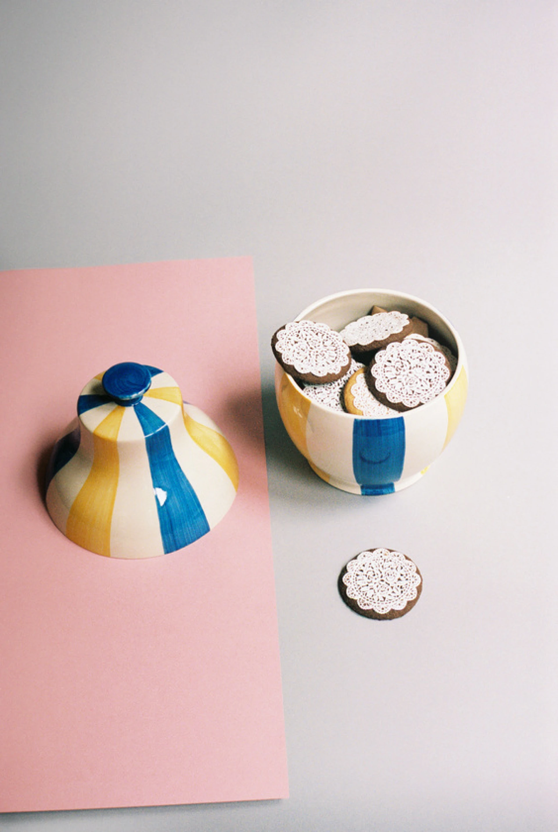 Sobremesa Stripe Cookie Jar Blue and yellow