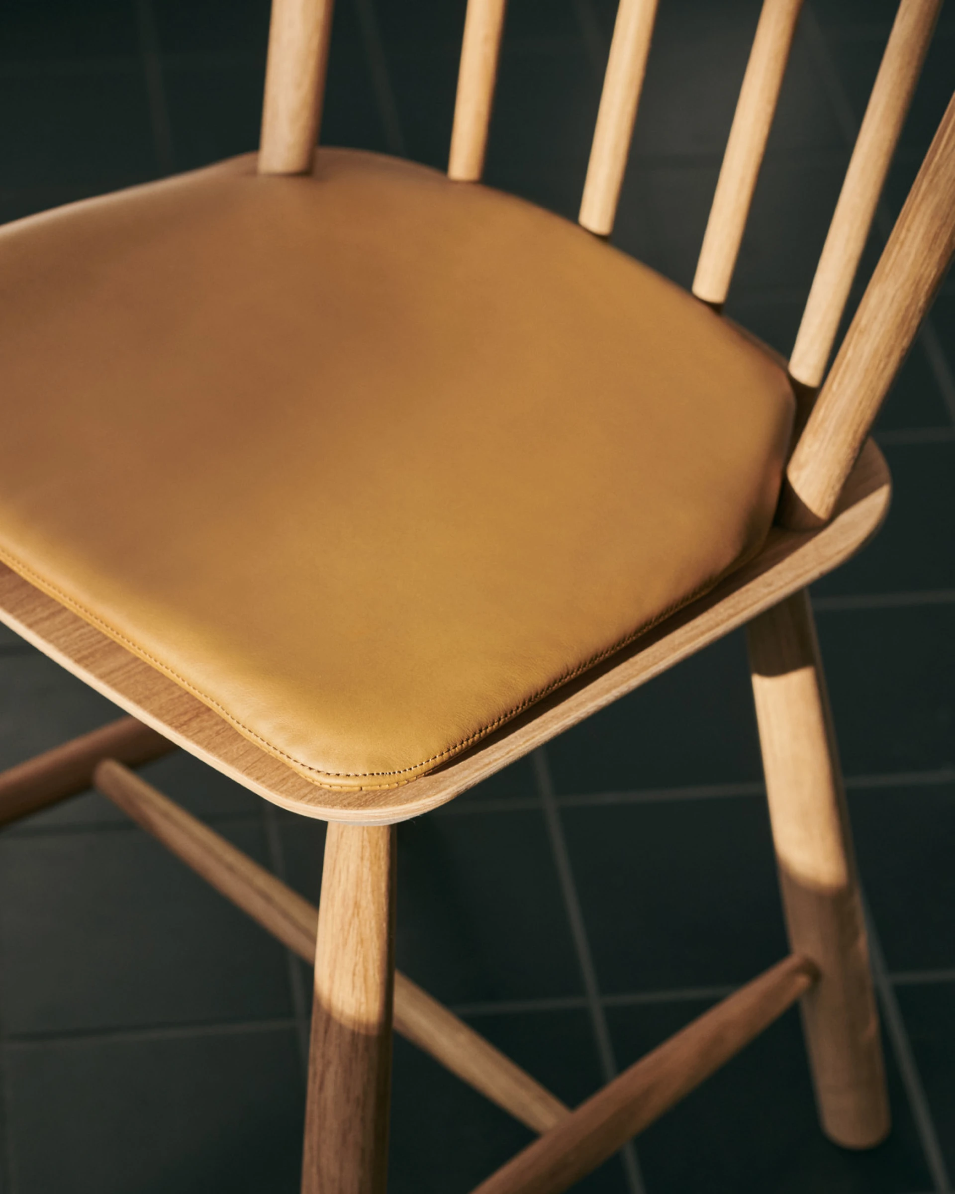 J41 Chair Beech Warm grey