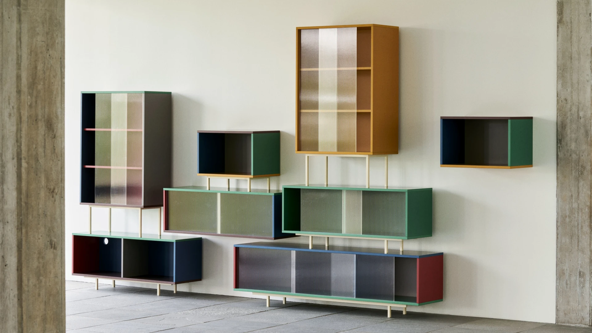 Colour Cabinet Large Multi Floor w. Glass doors