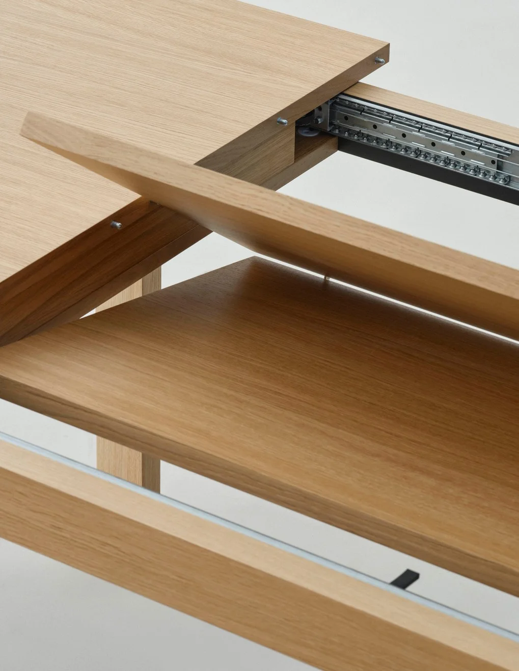 Chisel 630 Extendable Table Rectangular 
