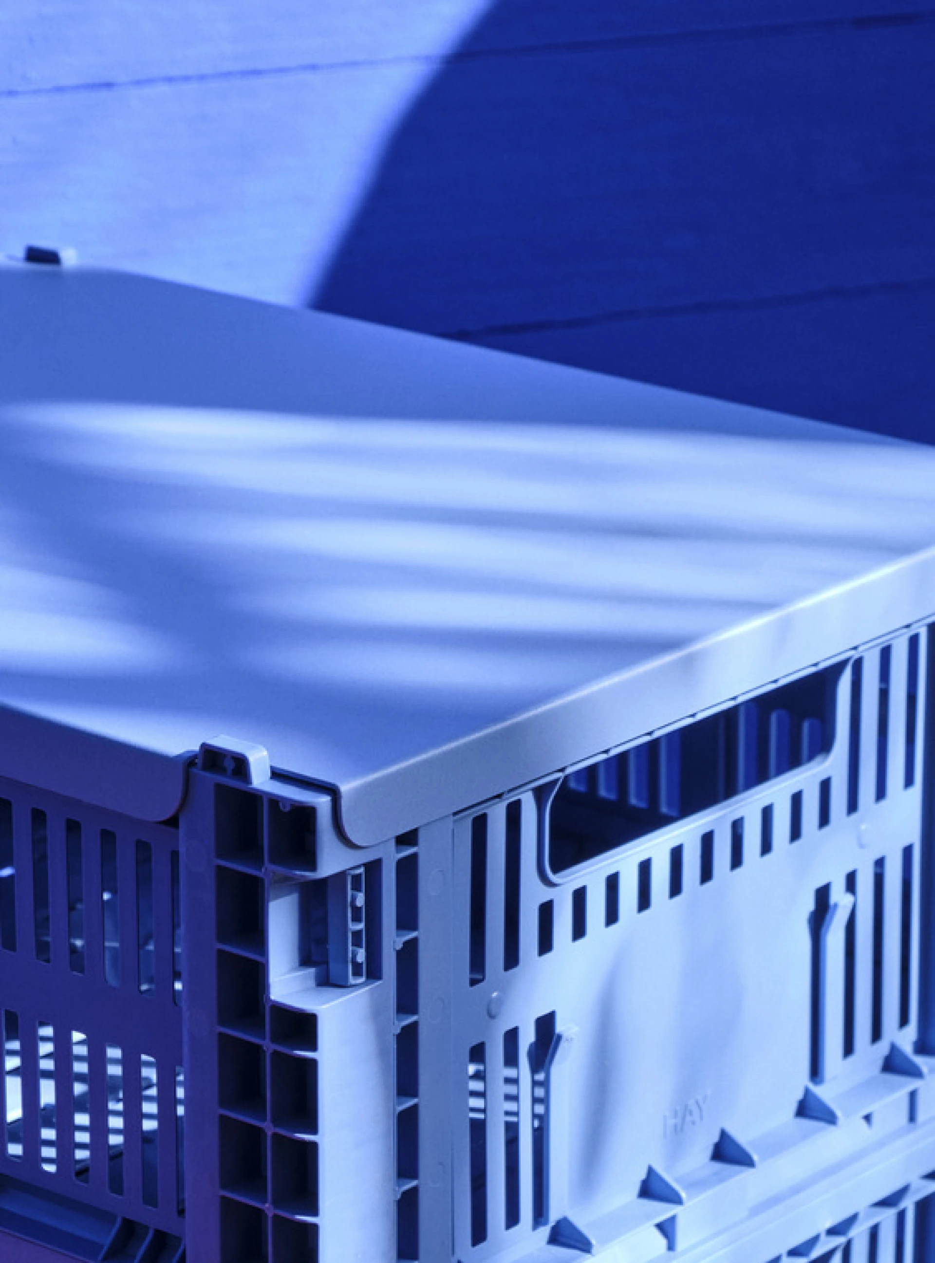 HAY Colour Crate Lid Metal Medium Electric blue