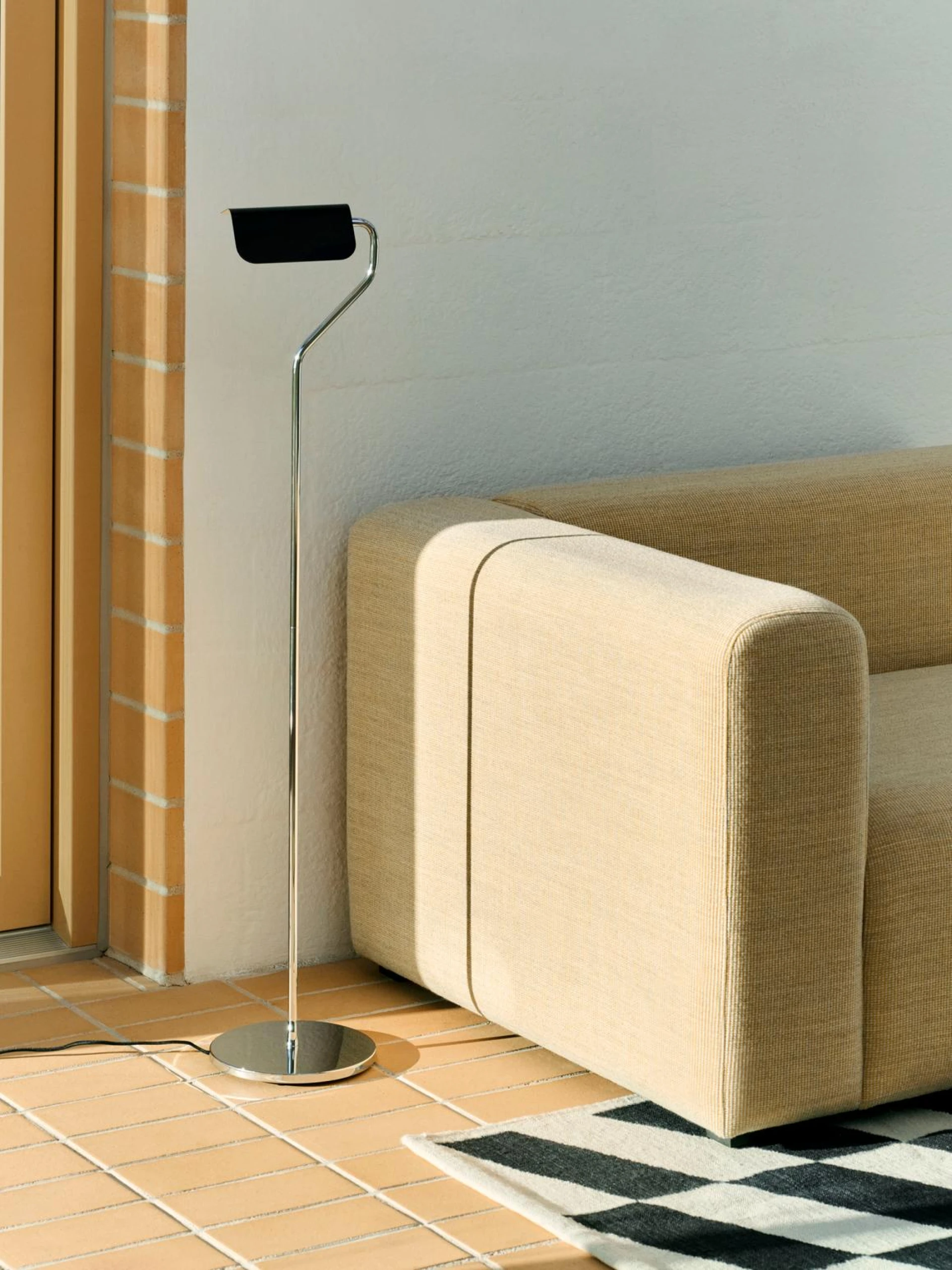 Apex Floor Lamp Iron black