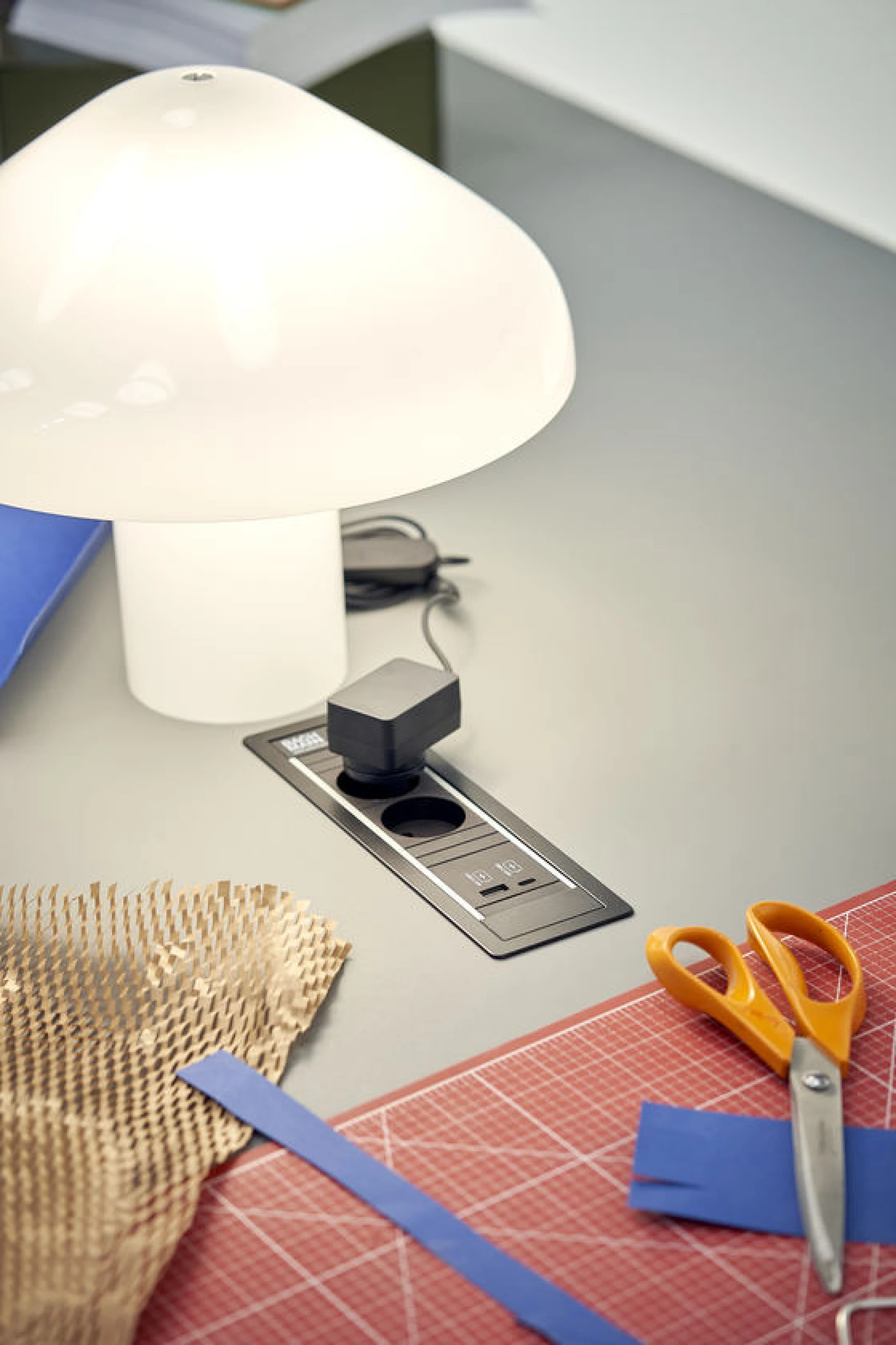 Pao Glass Table Lamp 350 White