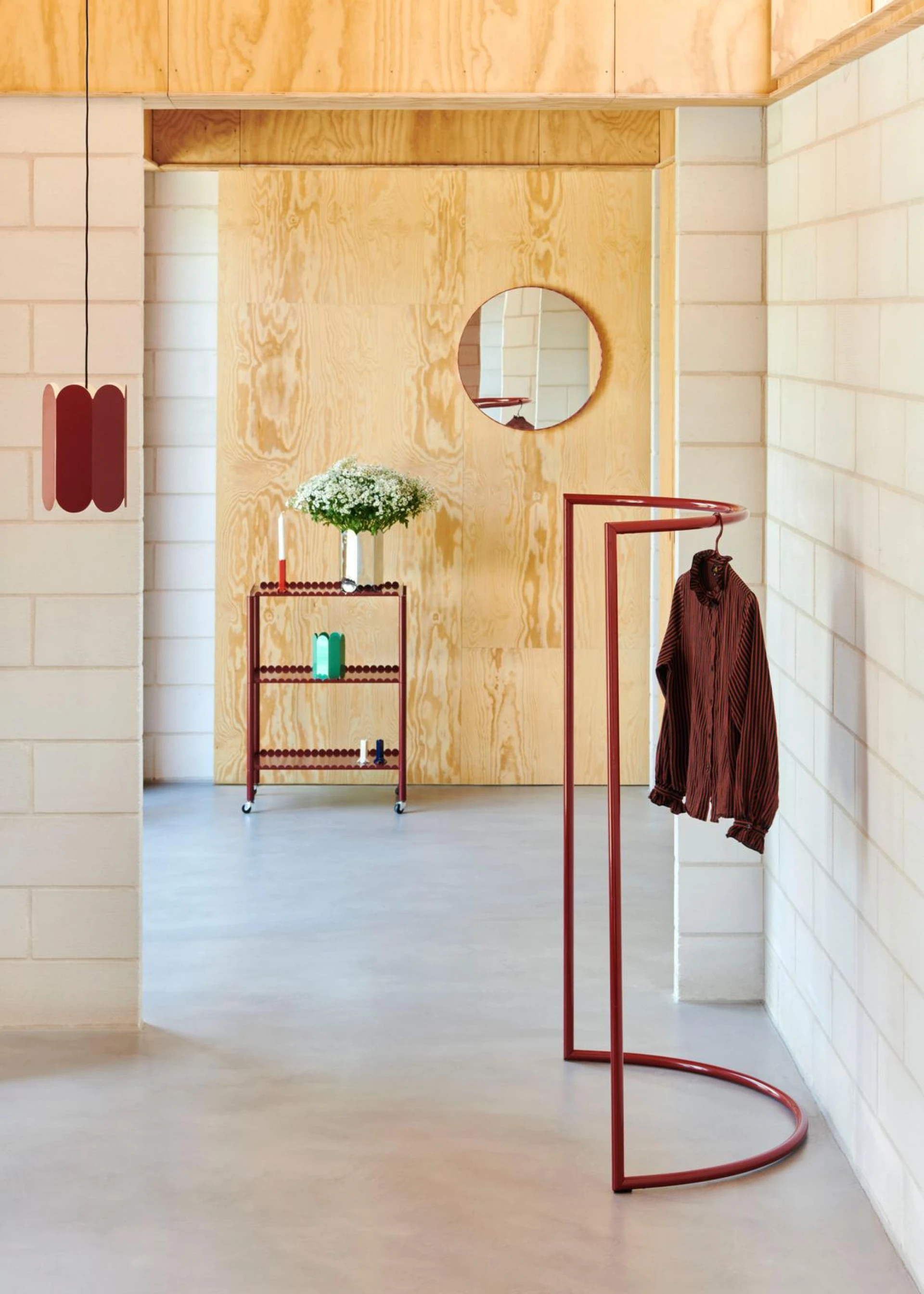 Colour Rack C-Shape Maroon red