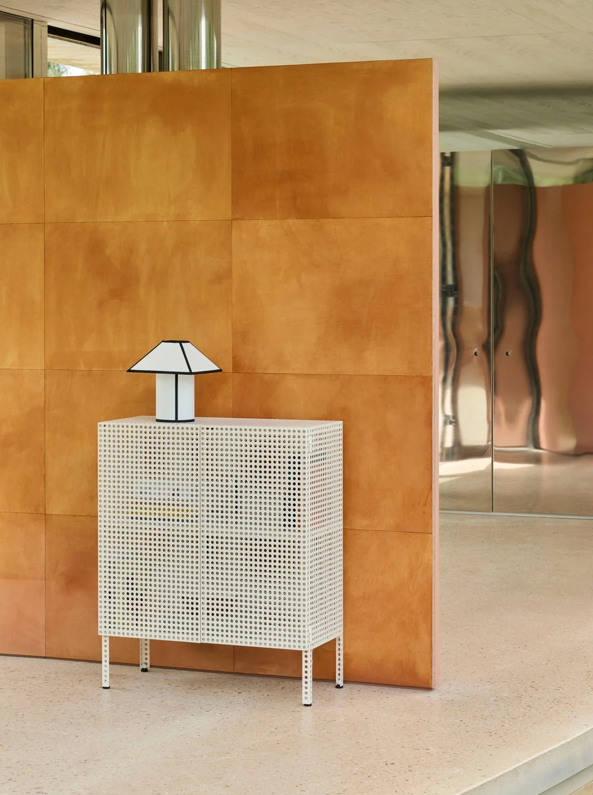 Ava Pyramid Table Lamp 290 White