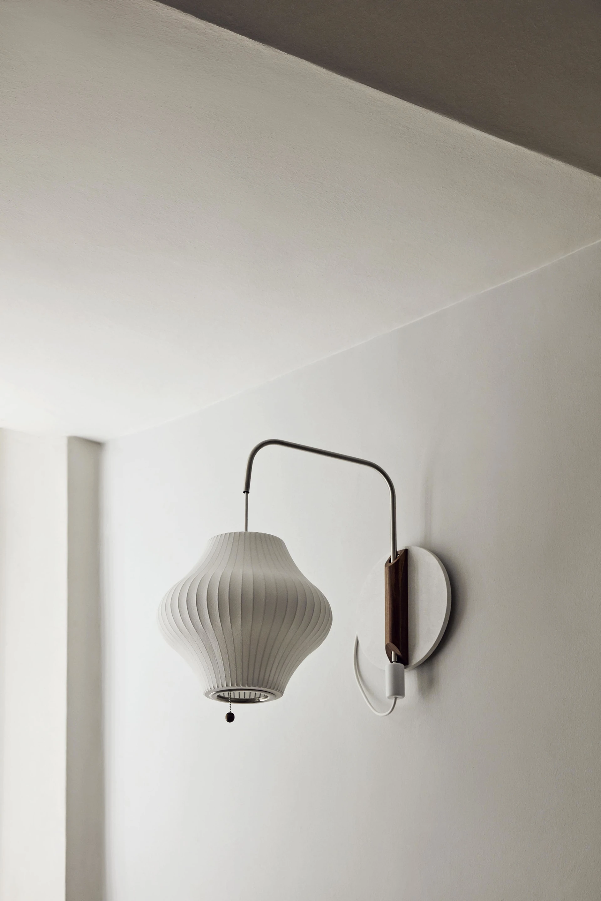 Nelson Pear Wall Sconce Cabled S Off-white 