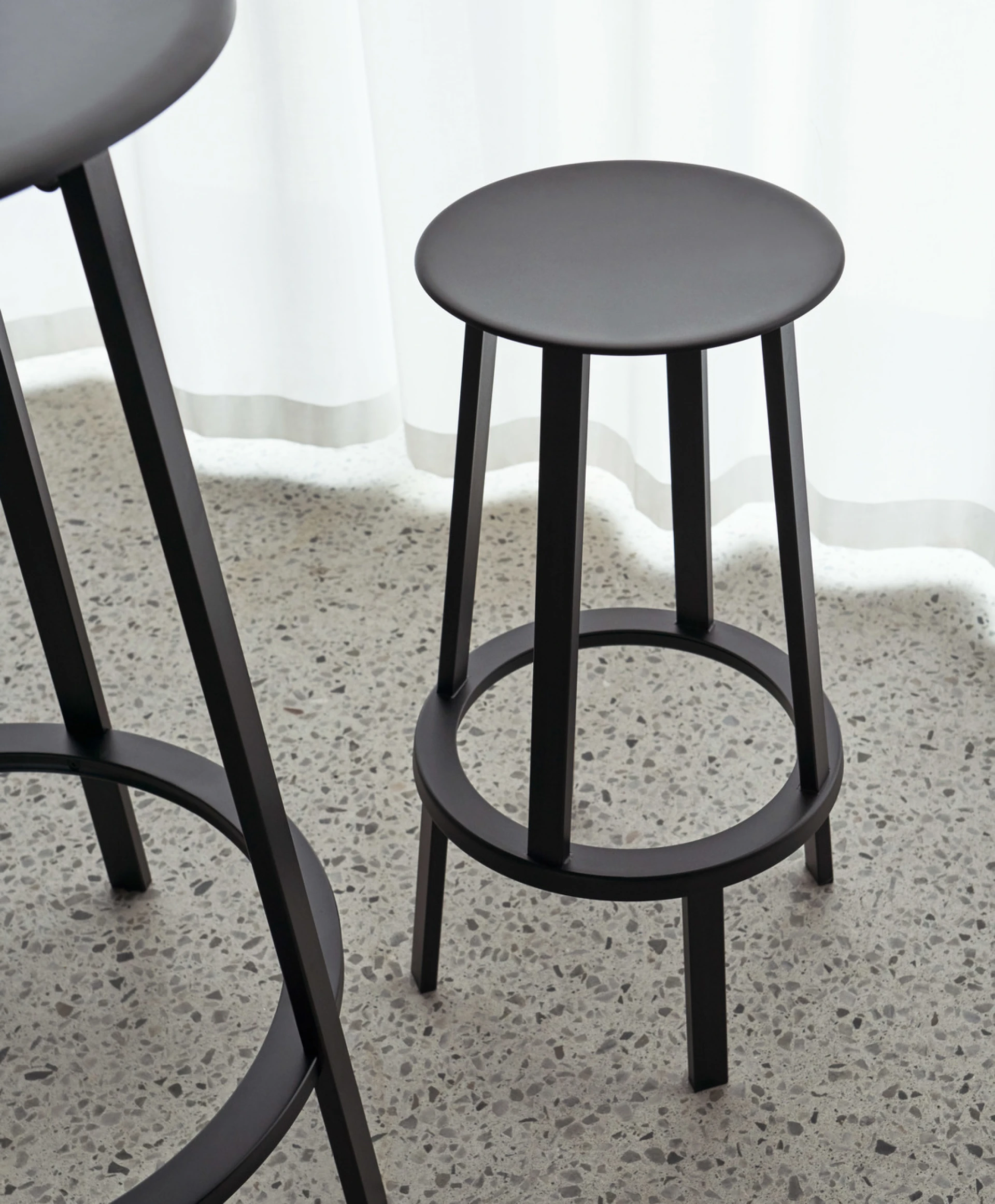 Revolver Table Black