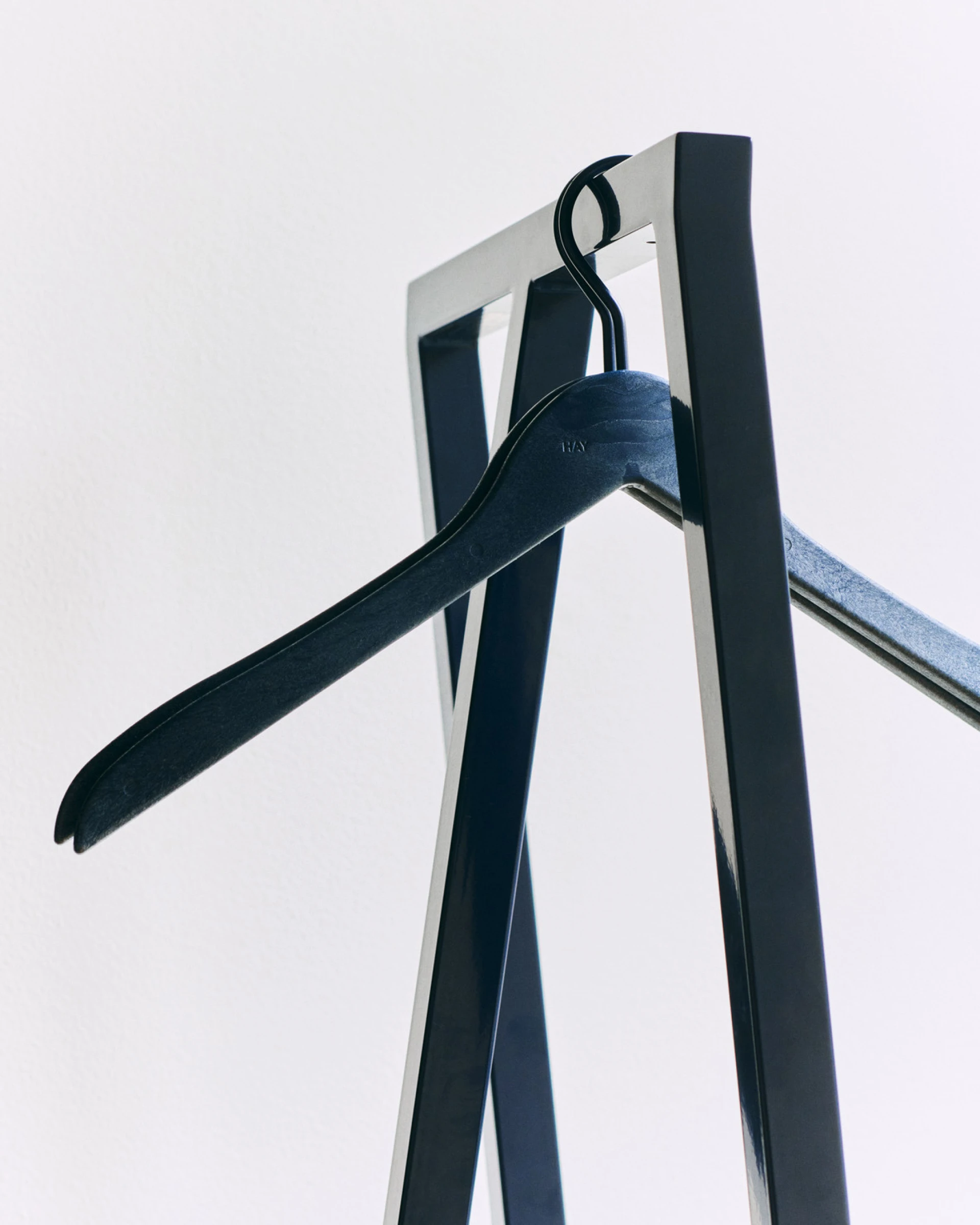 Loop Stand Hall Deep blue