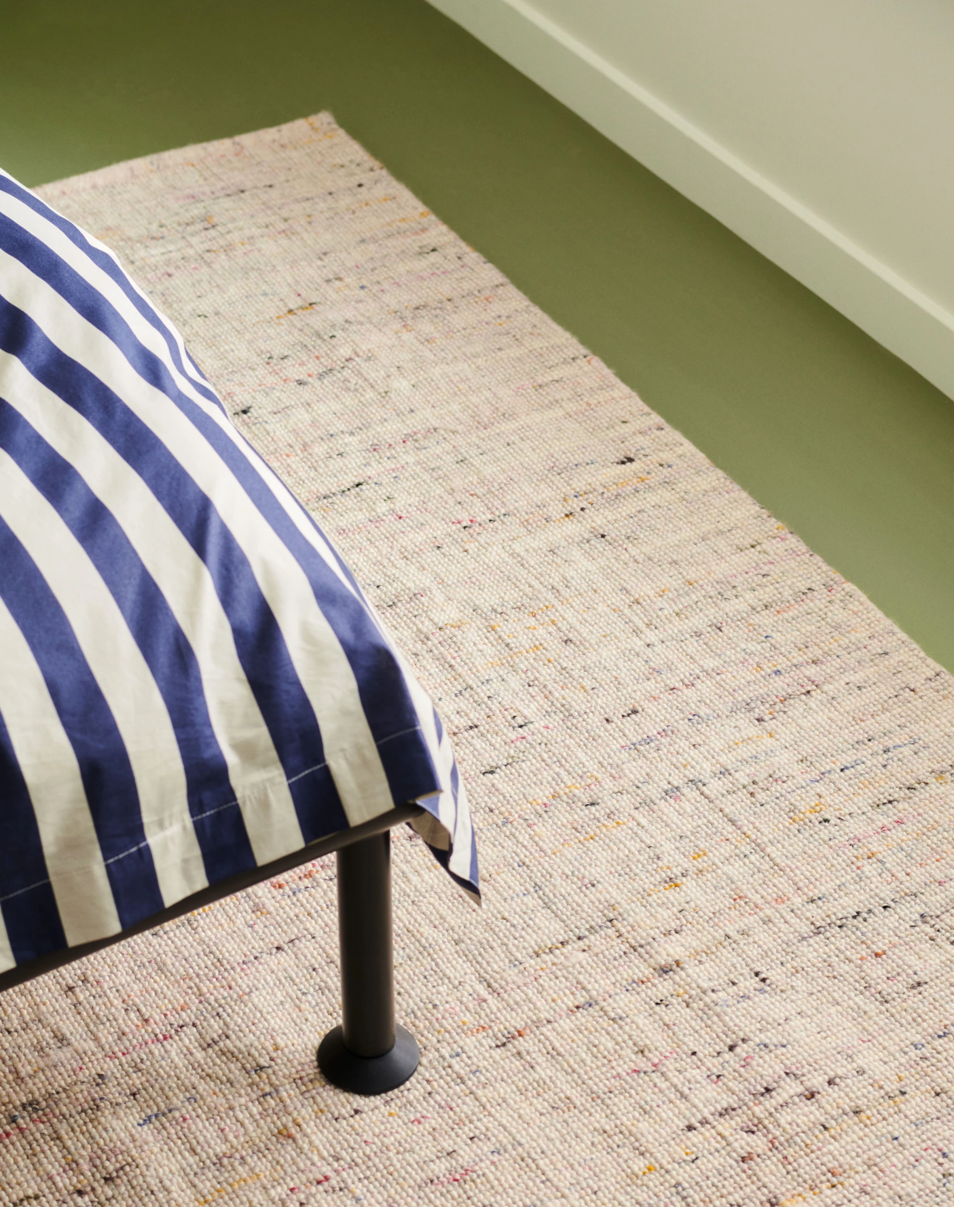 Crayon Rug 140 x 200 Multi