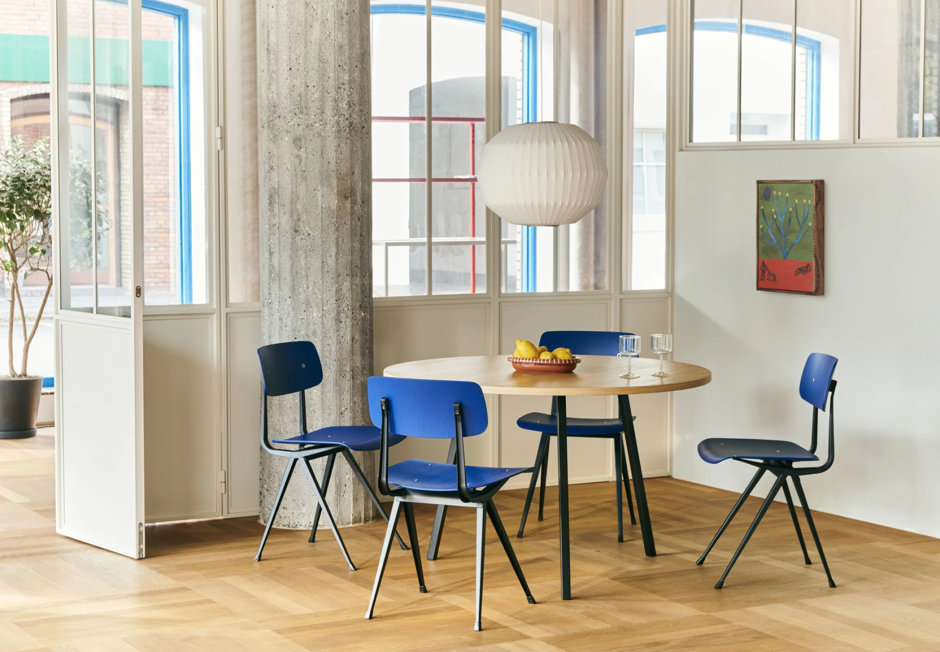 Loop Stand Table Round