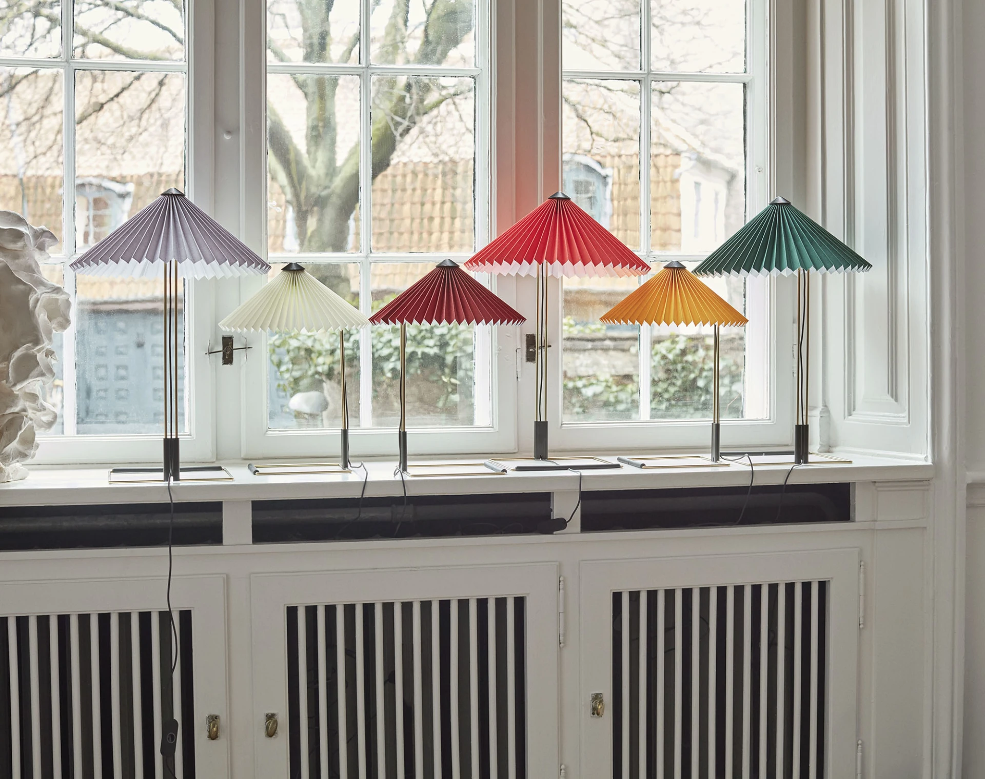 Matin Table Lamp 380 Bright red