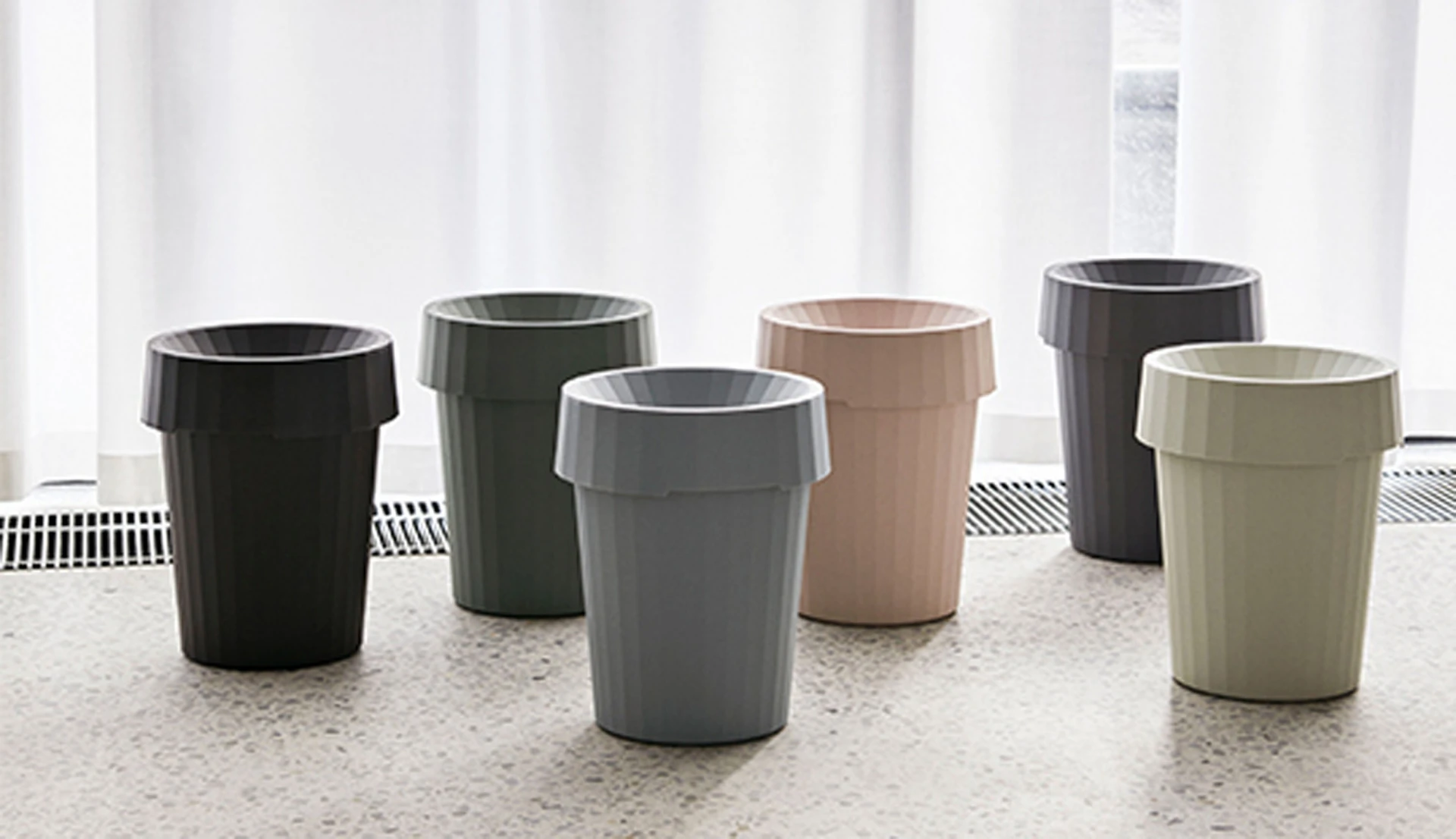 Shade Bin Black