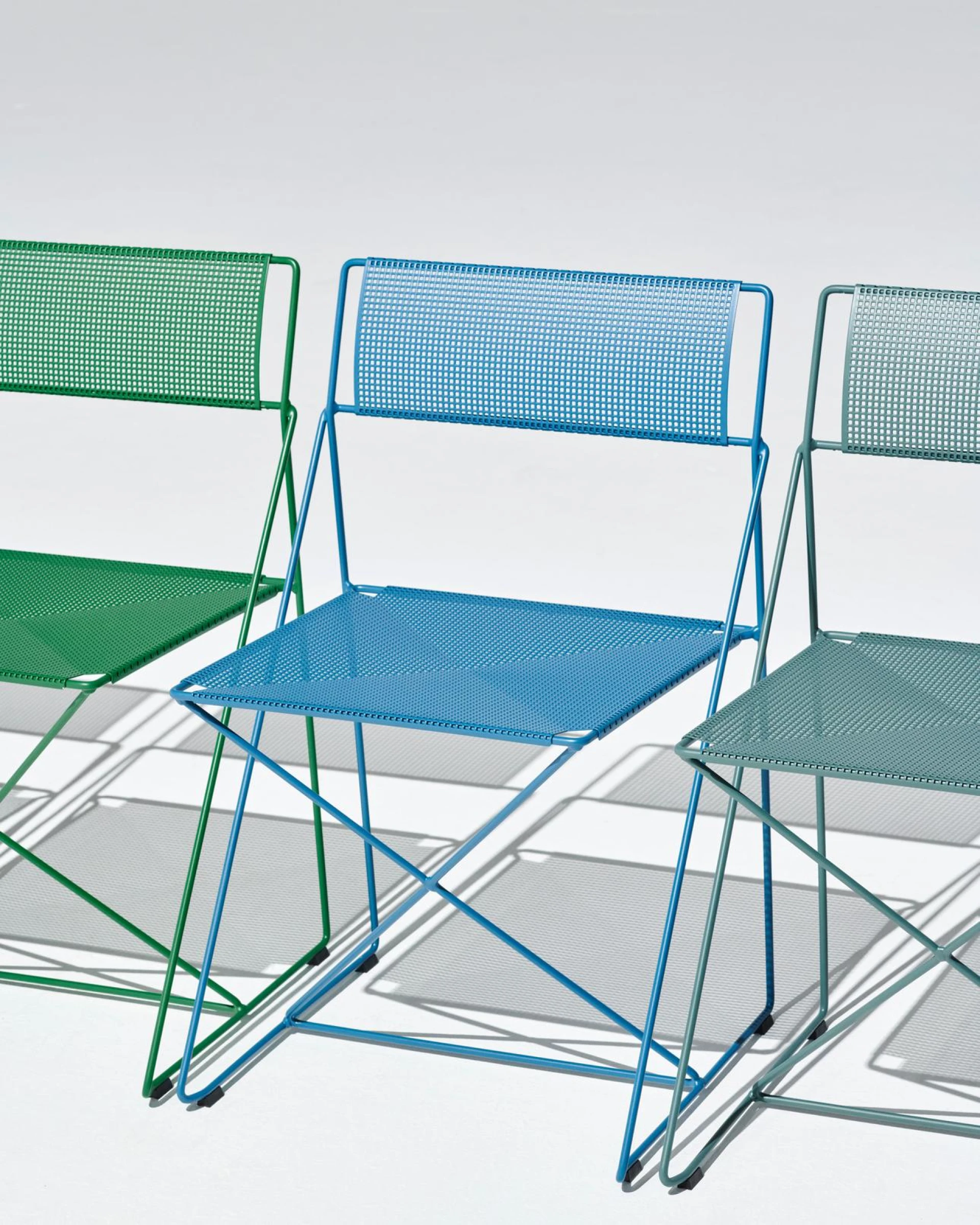 X-Line Chair Leek green powder coated steel base - Leek green powder coated seat/back