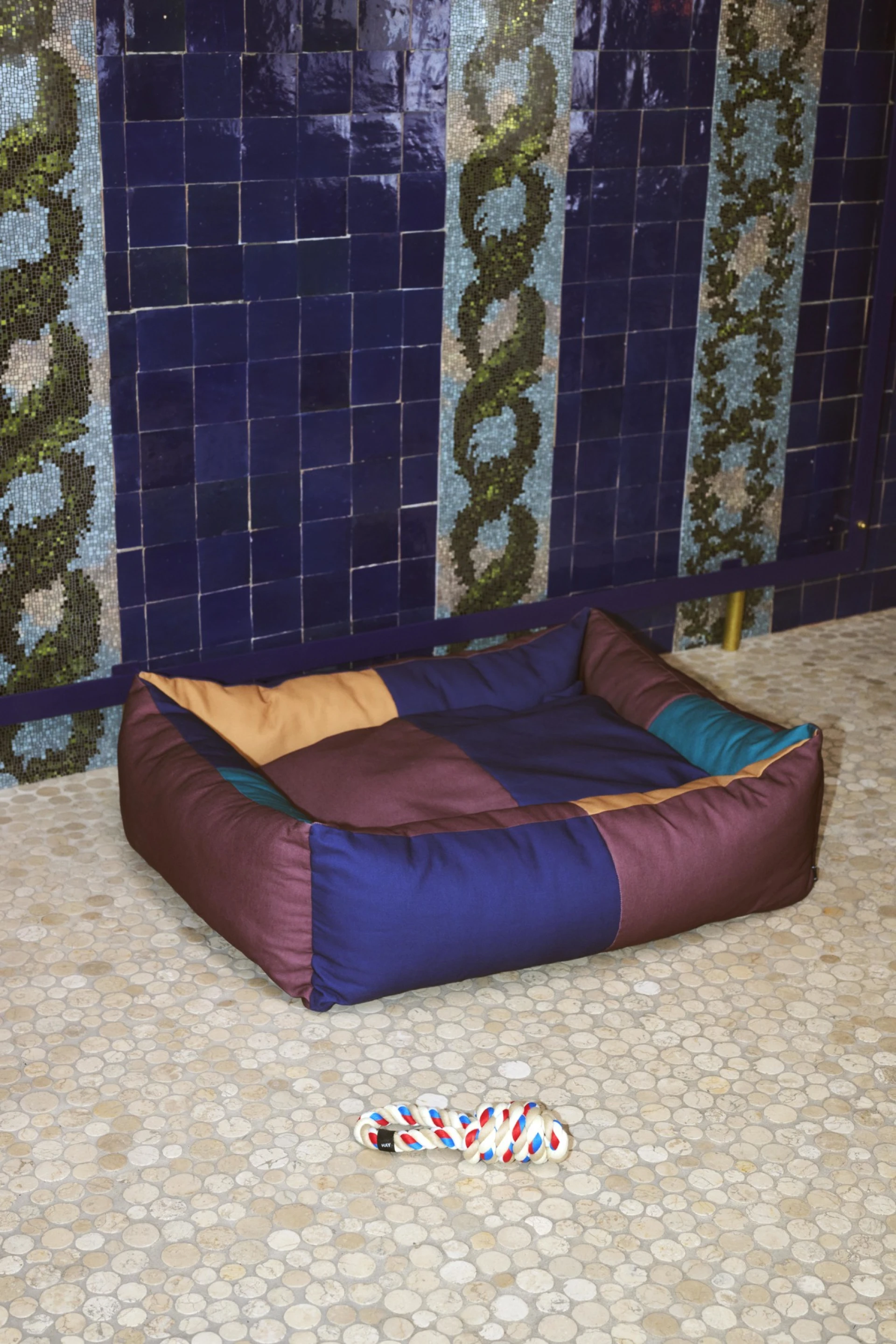 HAY Dogs Bed Large Burgundy, green