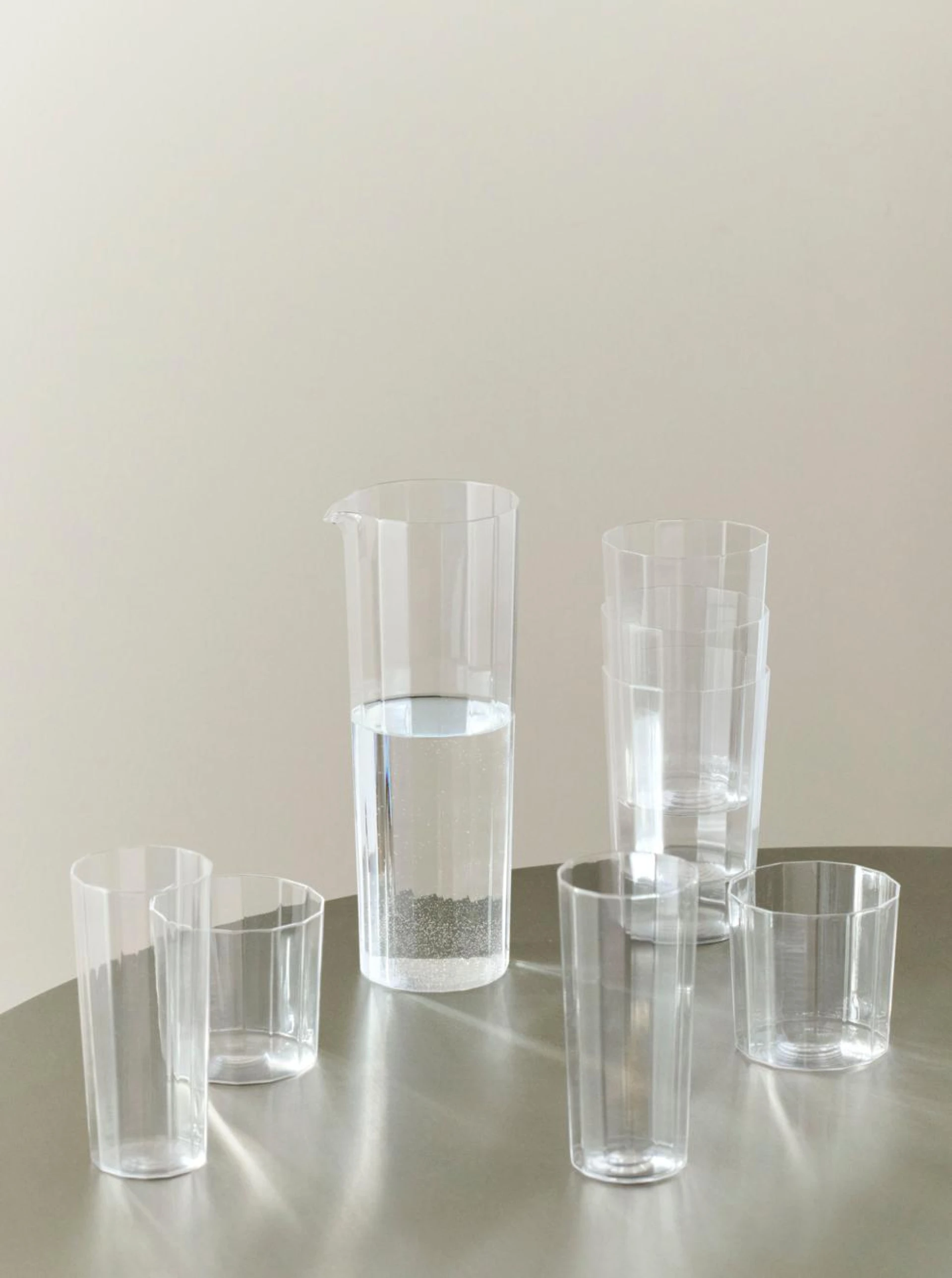Angle Carafe 0,9 litre Clear