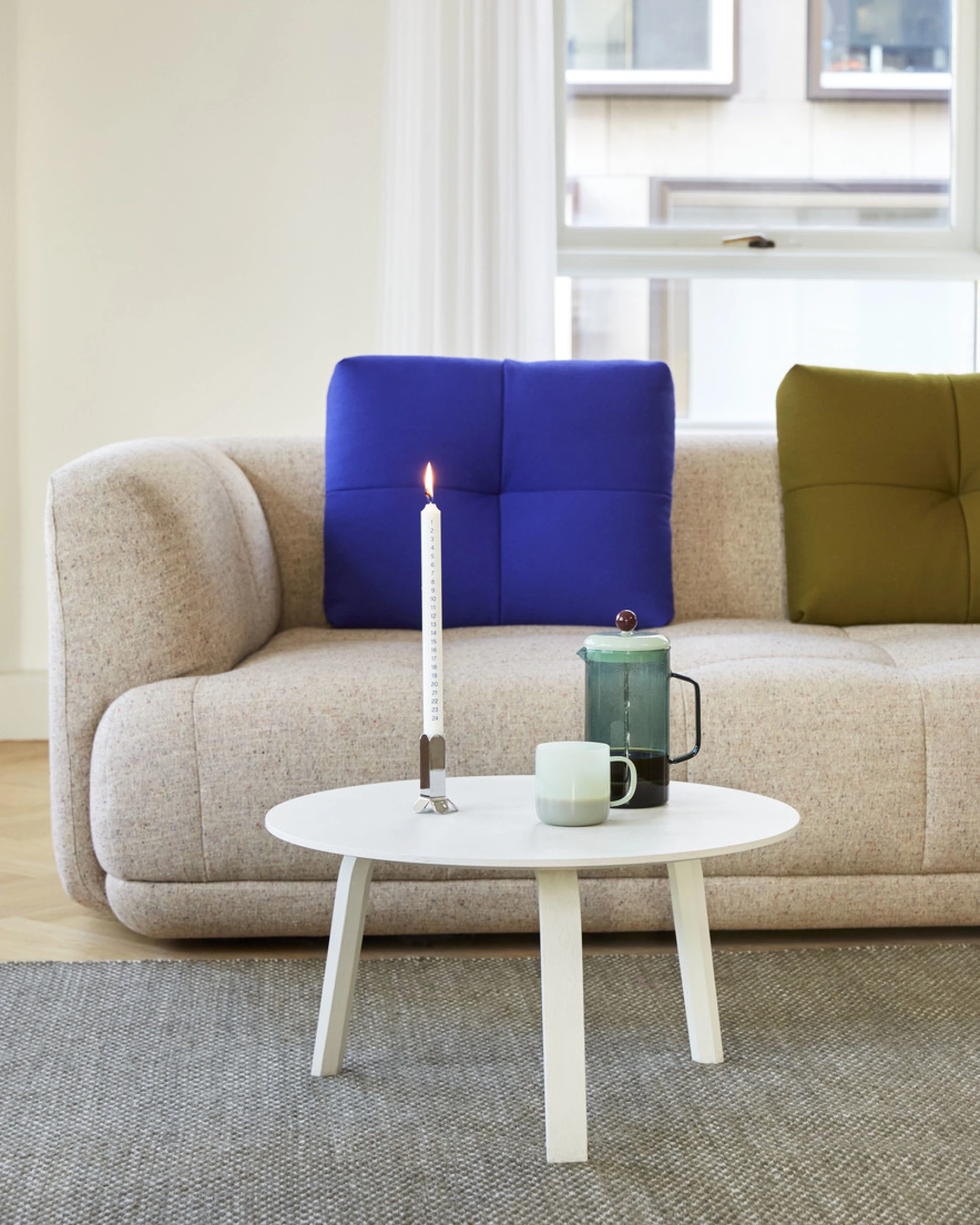 Bella Coffee Table D60 x H32 White water-based lacquered solid oak Bella Coffee Table D60 x H32 White water-based lacquered solid oak